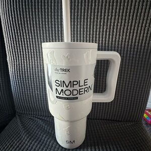 Simple Modern White Tumbler with Straw